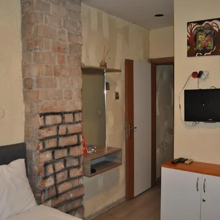 Esıntı Otel *